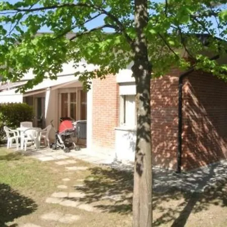 Villa Lovely House With Fenced Garden And Parking *